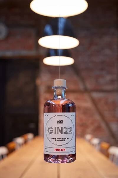 „Náš gin je globální produkt, máme s ním velké plány,“ říká neskromně Ondřej...