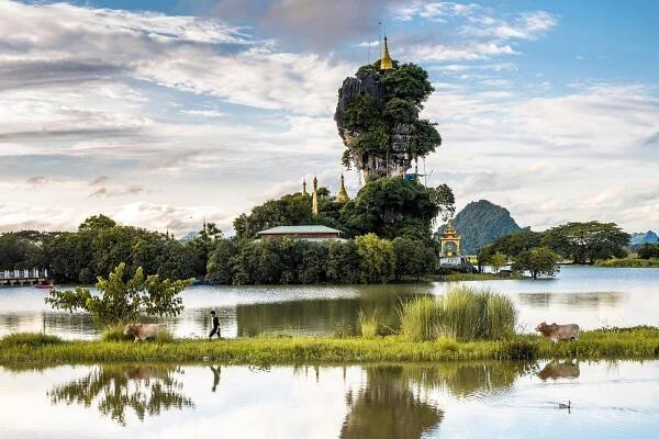 Kyauk Kalap pagoda in Myanmar