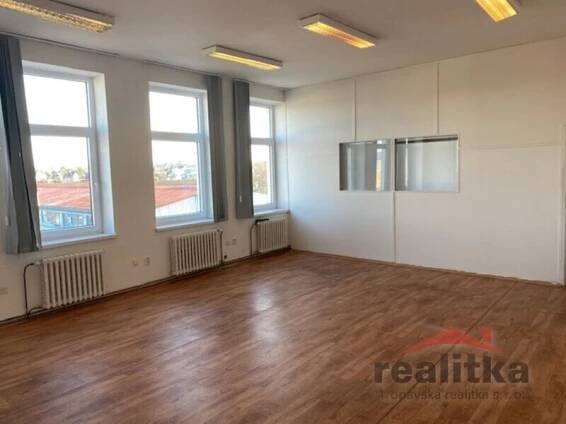 Pronájem kancelářských prostor 18m2 až 200m2 , Palhanecká, Opava - Jaktař