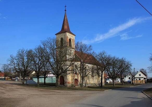 Soubor:Blatnice, church 2.jpg