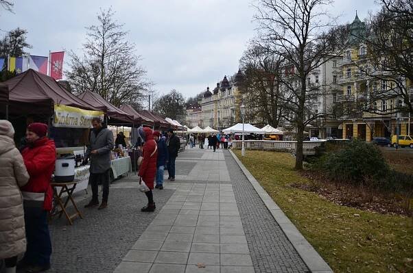 Farmářské trhy v Mariánských Lázních přilákaly v sobotu davy lidí