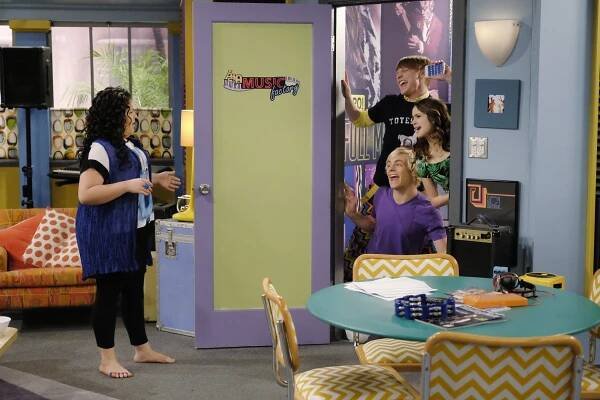Austin a Ally - Burdens & Boynado - Z filmu - Raini Rodriguez, Ross Lynch, Calum Worthy, Laura Marano