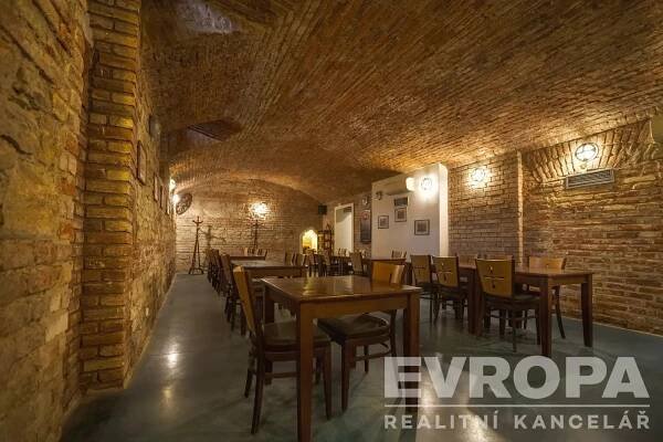 Exkluzivně nabízíme k prodeji nebytový prostor – restauraci – zajímavá investiční příležitost. - EVROPA realitní kancelář