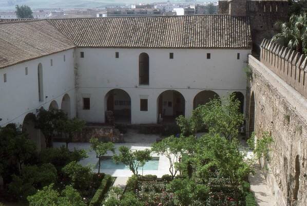 Alcazar, nádvoří