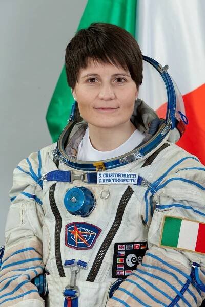 Astronaut Biography: Samantha Cristoforetti