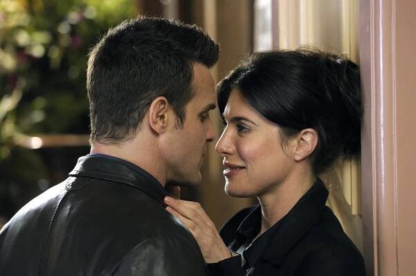 Skladiště 13 - Vesta - Z filmu - Eddie McClintock, Jaime Murray