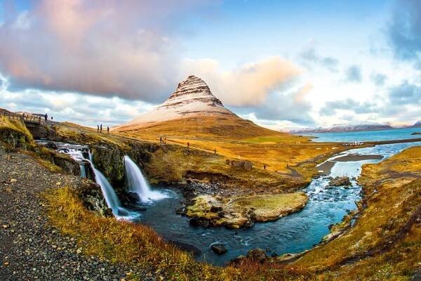 Kirkjufell mountain in West Iceland
