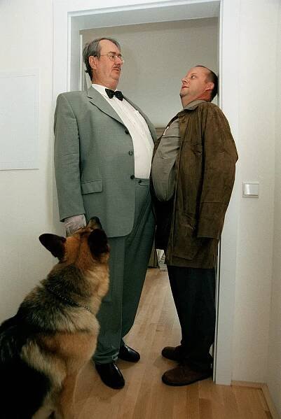 Komisař Rex - Nenávist k hezkým blondýnám (S08E09) (2002)