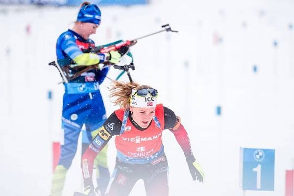 SP Hochfilzen: Olsbuová Røiselandová si výhrou ve stíhačce zajistila žlutý trikot, Davidová 9. - BiatlonMag