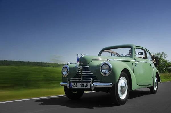 Škoda na výstavě Legendy 2025 ukáže Enyaq RS, ale jako oslavu 130. výročí i historické modely
