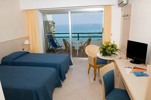 Tropea - LABRANDA Rocca Nettuno Tropea **** - zájezd | CA Snadné cestování - dovolená, letenky, ubytování