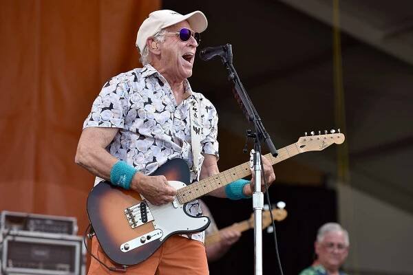 Jimmy Buffett Joined by Emmylou Harris for Cover of Bob Dylan’s 'Mozambique' on New Posthumous Album