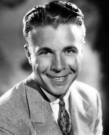 Dick Powell - Wikimedia Commons