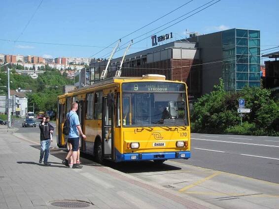 Bez technické poruchy, velkého zájmu cestujících a bez rušivých událostí proběhly ve čtvrtek 1. května jízdy historických vozidel MHD ve Zlíně a Otrokovicích.