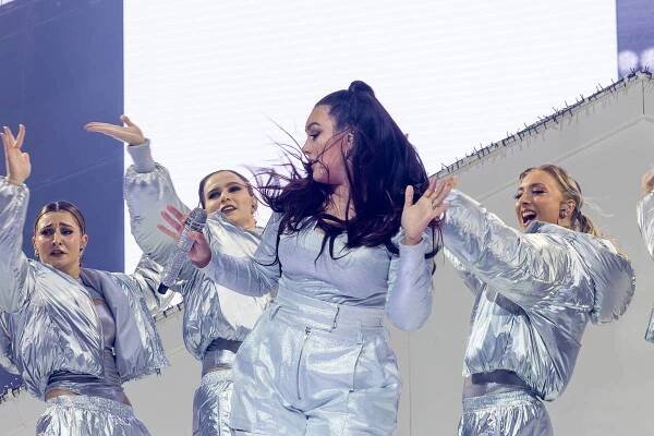 Božská Ewa. Farna dojímala i rozesmívala, O2 arena jí tleskala vestoje