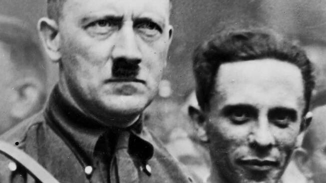 Koho Hitler nebo Stalin vymazali z fotek? Tři důležité osoby a důkazy, jak byly zrazeny