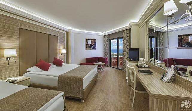 DELPHIN DELUXE | Snail Travel - luxusní dovolená na míru