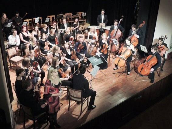 Symfonický orchestr studentů Konzervatoře Pardubice (24. 3. 2015) – Fotogalerie města Opočna