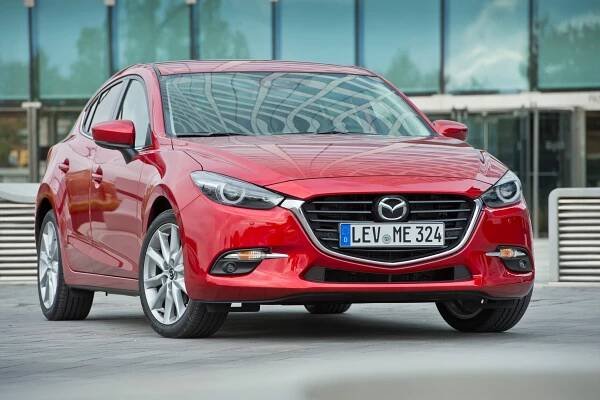 Mazda 3: Podrobné specifikace vozidel & Interaktivní nástroj pro srovnání