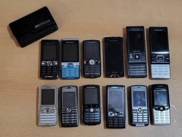 Mobilní telefony Sony ericsson - 12 ks!