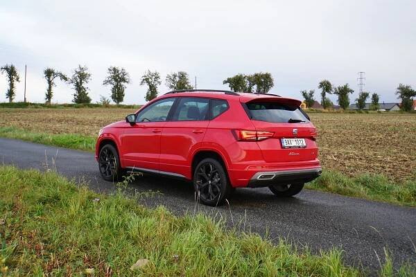 Test: Seat Ateca FR 1.5 TSI Black Edition - SUV ze staré školy umí překvapit | Autanet.cz 