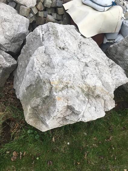 Kámen solitér