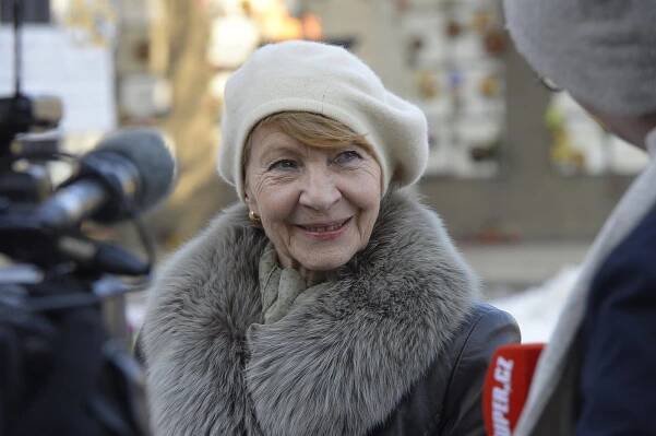 Pohřeb herce Michala Pavlaty (†71): Rozloučila se herecká elita, Klus svým projevem rozesmál kolegy