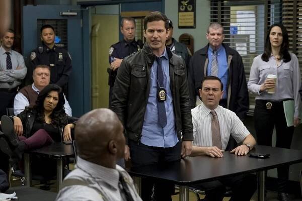 Brooklyn 99 - Pomáhat a chránit - Z filmu - Joel McKinnon Miller, Stephanie Beatriz, Terry Crews, Andy Samberg, Joe Lo Truglio