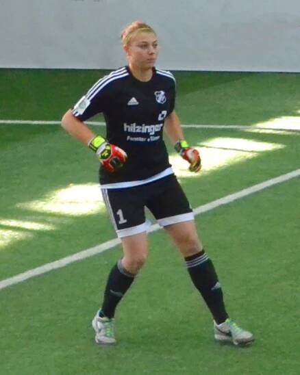 Carina Schlüter - Wikipedia