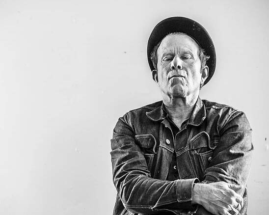 Videa na víkend - Tom Waits má 70 - HISvoice