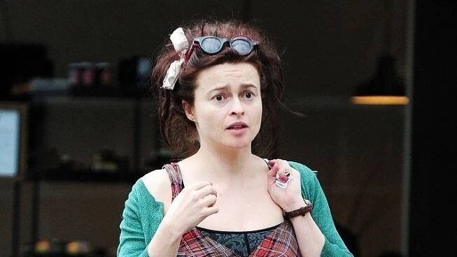 To je strašidlo! Herečka Helena Bonham Carter vyšla do ulic v modelu à la Malá čarodějka