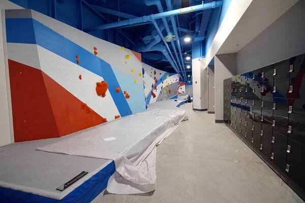 Climbing Comes To The Loop - First Ascent Climbing and Fitness