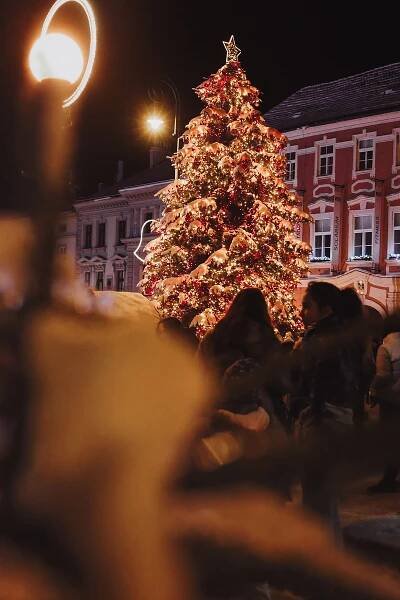 Advent ve Znojmě. Město pozve rakouské čerty, bude vyhlídkové kolo i zabijačka