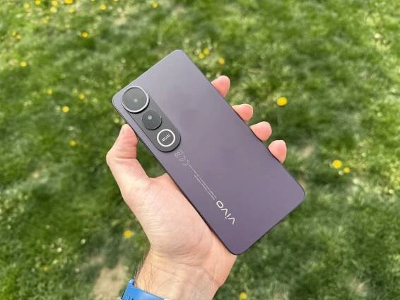 Vivo V50 Lite 19