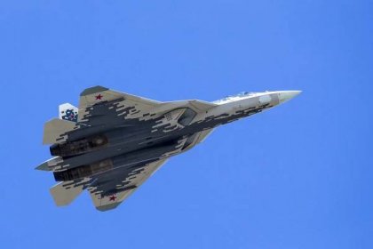 VIDEO: Při zkušebním letu spadl nejmodernější ruský bojový letoun Su-57. Stroj patřil továrně