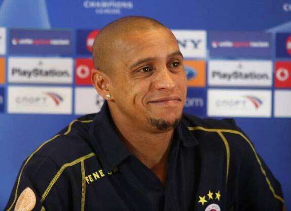 Roberto Carlos vstřelil gól a pak volal z hospody Ramosovi