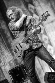 Creedence Clearwater Revived i nadále šíří odkaz bandu Johna Fogertyho, do Prahy přivezli pohodovou atmosféru