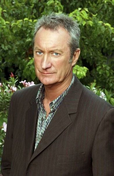 Pomsta ženy středního věku - Promo - Bryan Brown