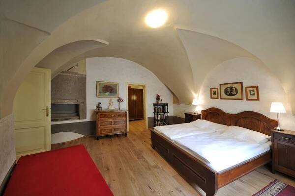 Apartments Latran 43 Rooms: Pictures & Reviews - Tripadvisor