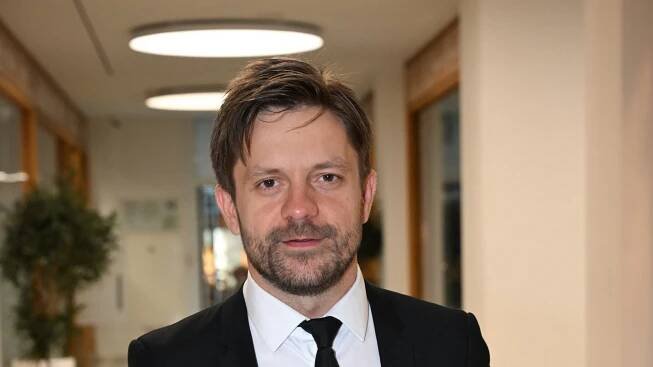 Jiří Mádl šel dohola a shodil vous: Vypadám jako zadek s očima, směje se