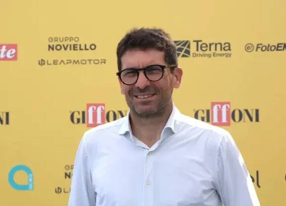 GIFFONI VALLE PIANA, ITÁLIE - 20. července 2025: Fabio Costarella se účastní filmového festivalu Giffoni 2025 - 20. července 2025 v italském Giffoni Valle Piana. — Stock obrázek