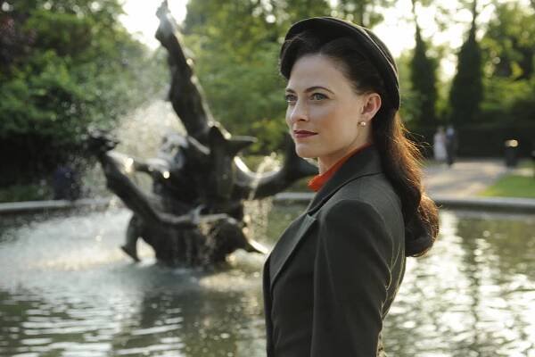Fleming - Episode 4 - Z filmu - Lara Pulver