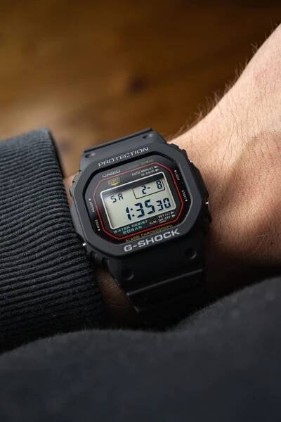 Casio G-Shock DW-5000R-1AER | Helveti.cz
