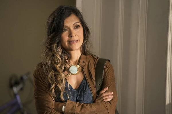 Nia Peeples - Fosterovi - Neviditelný - Z filmu
