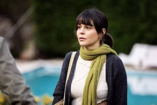 Burcu Türünz - Adım Farah - En Kötü Günümüz Böyle Olsun - Z filmu