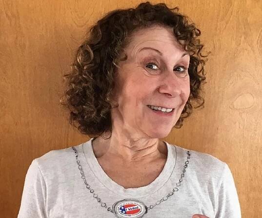 Rhea Perlman