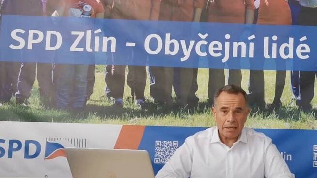 Politik SPD platil kampaň z peněz bytového družstva. Policie ho obvinila