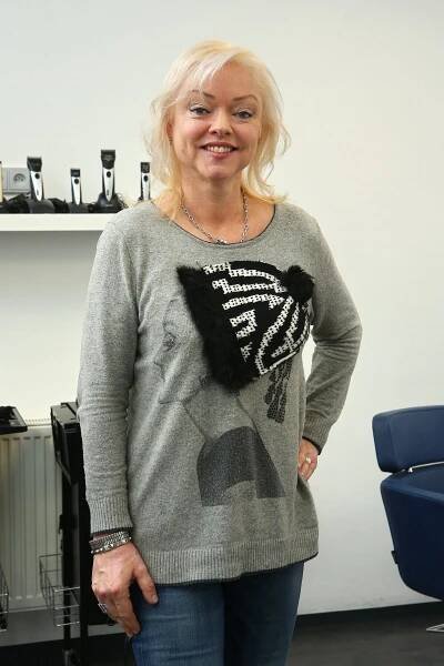 Dominika Gottová zatočila s odrosty a nekvalitní barvou: Podívejte se, jak prokoukla po návštěvě kadeřníka