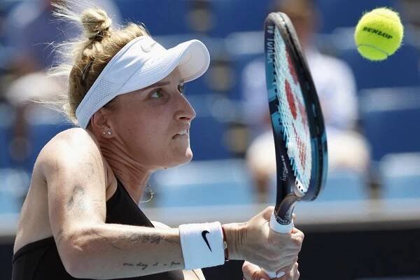 Plíšková je na Australian Open v osmifinále, v českém derby úspěšnější Fruhvirtová
