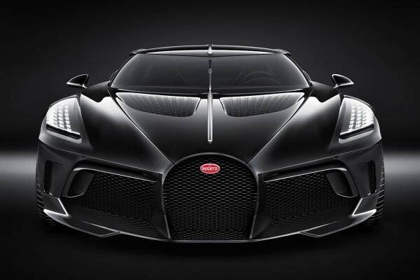 Nejdražší auto na světě vypadá jako Batmobil. Bugatti „La Voiture Noire“ stojí skoro 400 milionů korun | Galerie 1/11